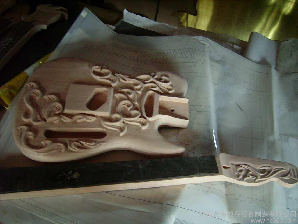 上海乐器表面浮雕设计加工