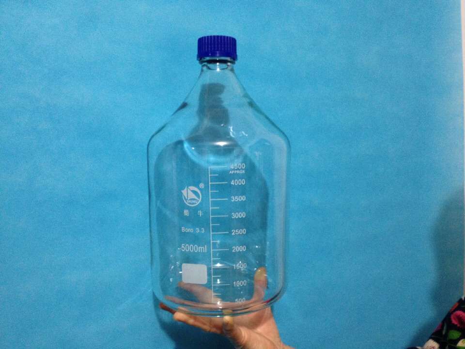 5000ML高硼硅透明玻璃蓝盖瓶