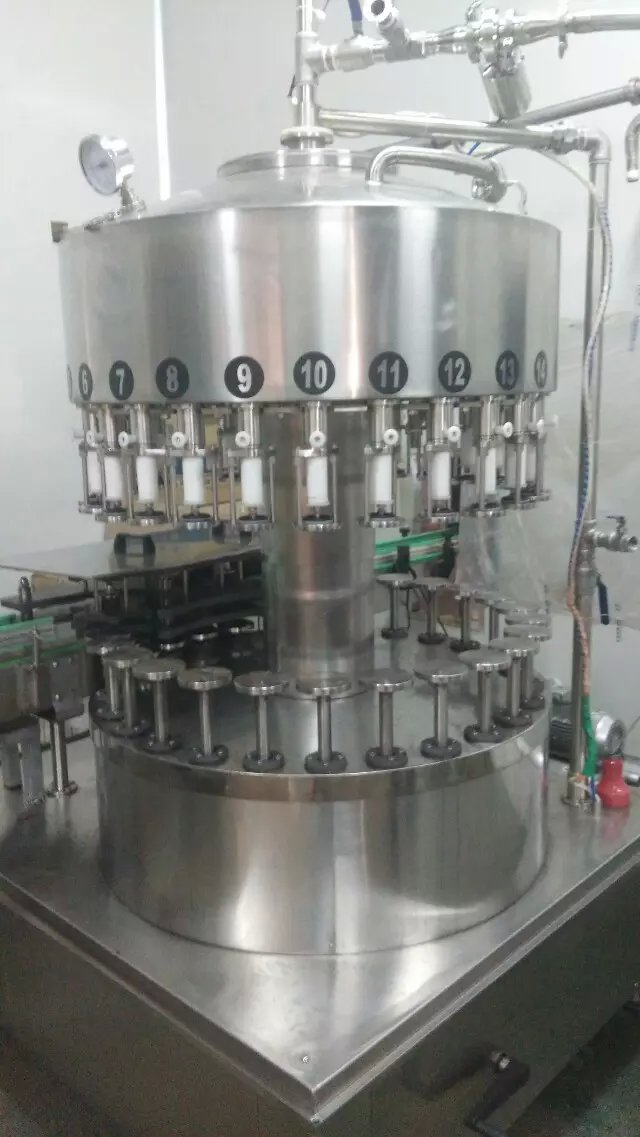 桑葚酒全自动灌装机  果酒设备专业生产厂家