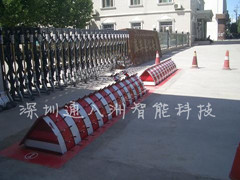 郑州监狱路障机,河北液压式路障机,湖南部队路障机工