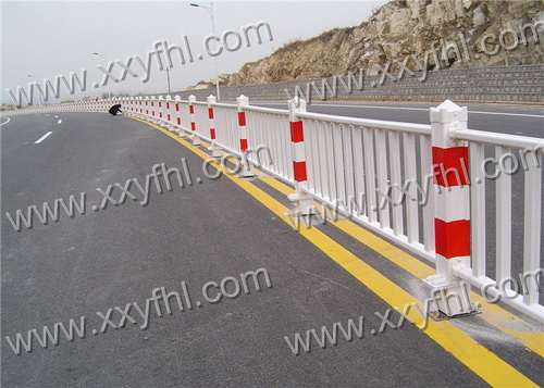 河南郑州护栏厂家公路热镀锌护栏价格热镀锌铁艺护栏