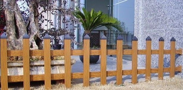 南京木纹色草坪护栏 塑钢花坛 仿古护栏 仿木篱笆园林小区别墅用