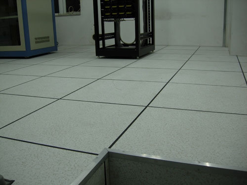 射洪陶瓷活动地板防静电地板龙骨库房安装