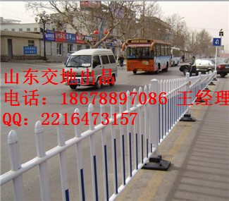 上海浦东新区公路护栏