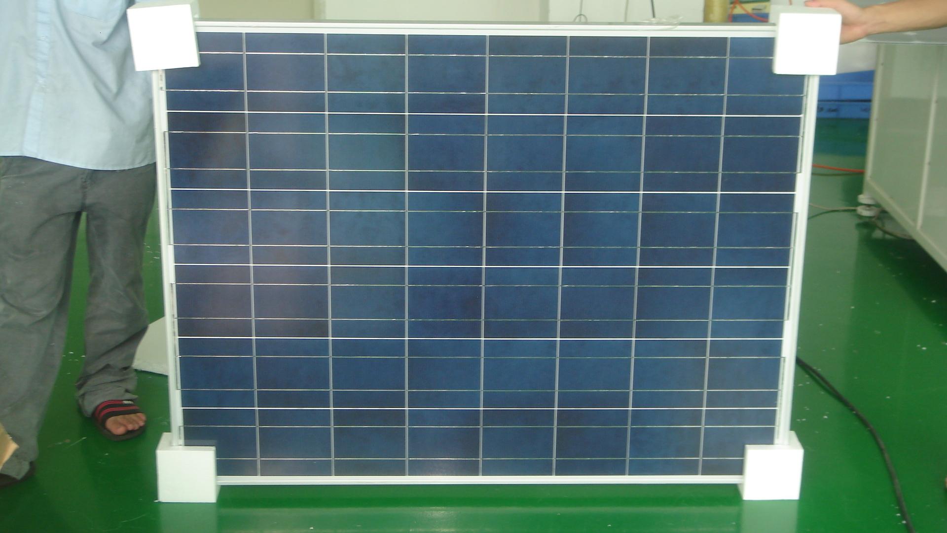 鑫泰莱260W多晶硅太阳能电池板寿命25年高效率组件