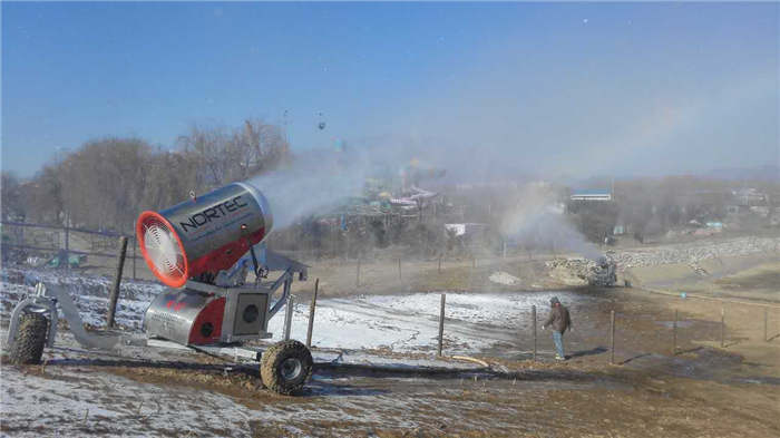 大型造雪机价格低 滑雪场造雪机优点