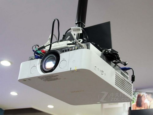 索尼激光工程高清多媒体投影机VPL-F535HZL会议室、电教室河南新报价