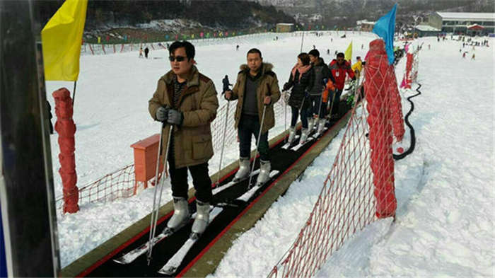 滑雪魔毯说明滑雪场魔毯结构