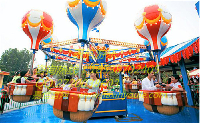 桑巴气球游艺设施暑假来临之际促销