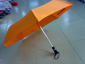 香港雨伞厂订购遇水现花礼品伞