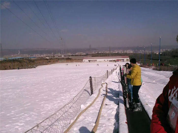 诺泰克厂家供应滑雪魔毯电梯  助力大型滑雪场