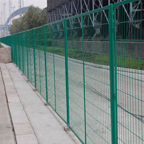 安平县宁达护栏网厂生产销售框架护栏 铁路护栏网