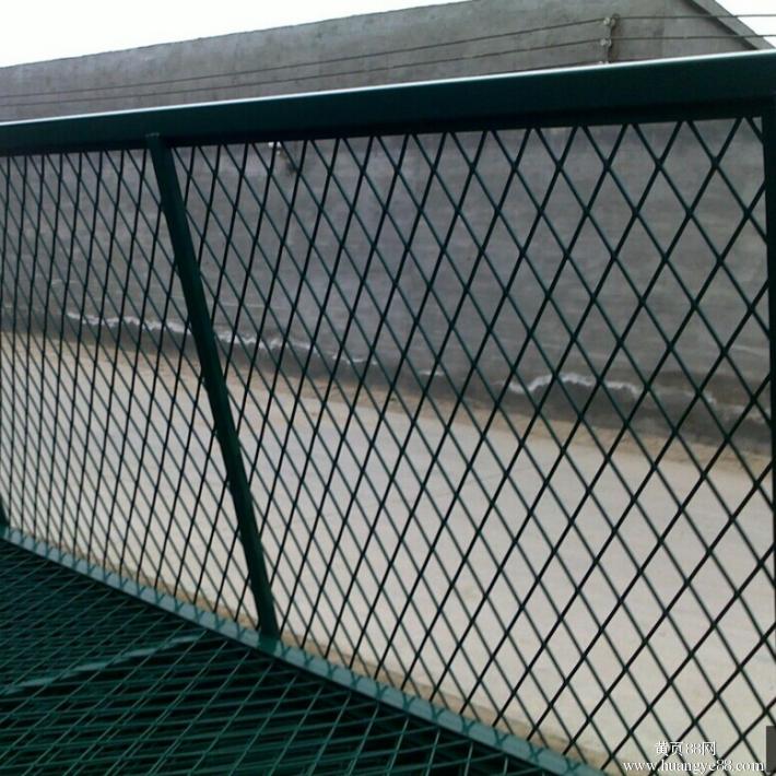 供应宁达护栏框架护栏网 球场护栏网厂家直销公路低碳钢丝护栏网