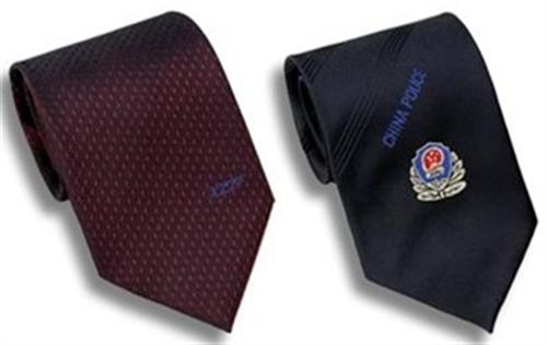 真丝领带定做厂家、定做真丝领带、罗圣依服装