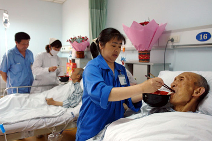 上海病人陪护聘请 病人陪护的收费标准 上海病人陪护服务