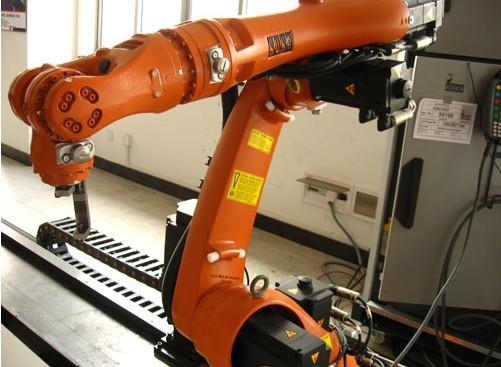 新旧机械手臂机器人进口报关单证流程