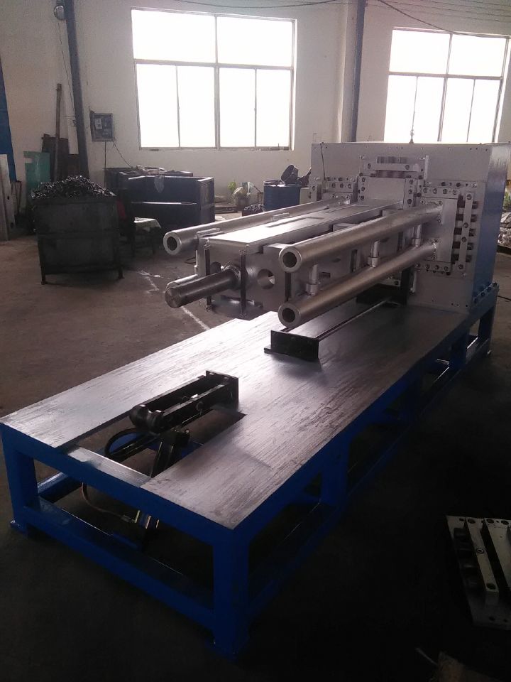 宁津德达包装机械厂专业生产汽车消声器设备