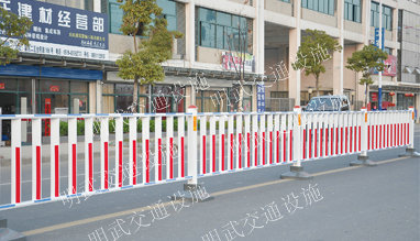 公路隔离栏 隔离栏厂家直销 南宁明武交通隔离栏