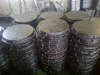 阿勒泰1000重型铸铁方形井盖
