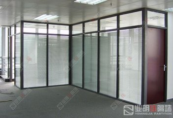 郑州玻璃隔断办公室玻璃隔断供应放心省心