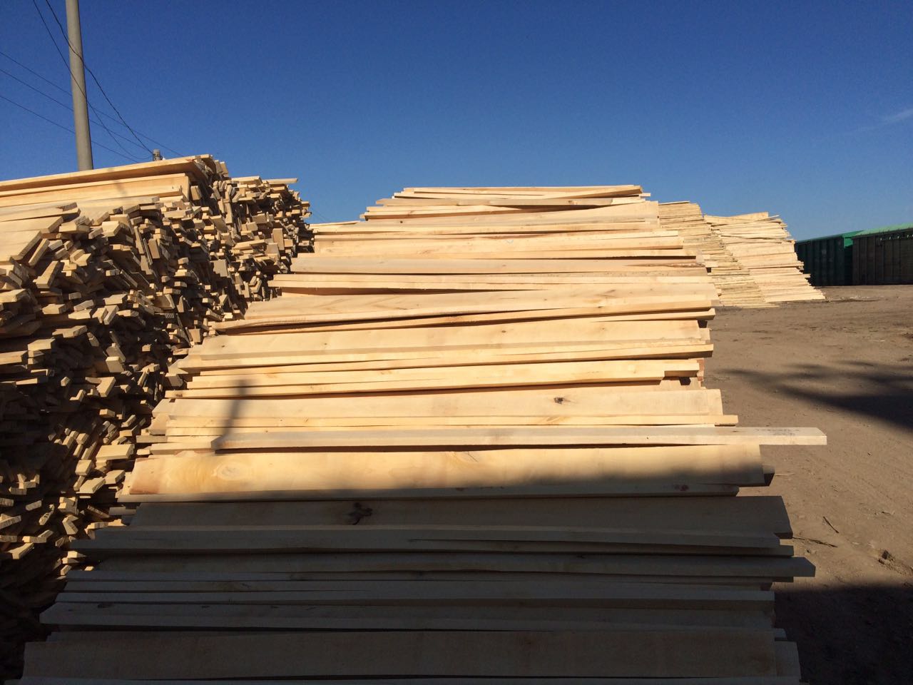 满洲里木材加工厂 樟子松板材 烘干板材 满洲里志立木制品贸易有限公司