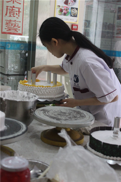 广州欧式蛋糕培训课程哪家有名广州法式甜品培训学校