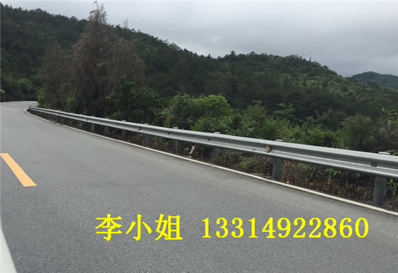 福建福州福清公路波形梁钢护栏 高速/乡村防撞护栏板 