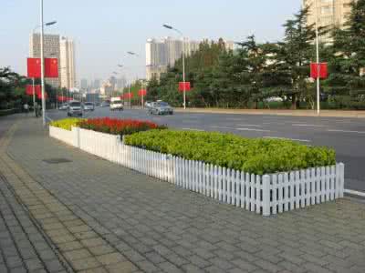 湖南宁乡县生产河堤护栏加工绿化栅栏优质草坪护栏