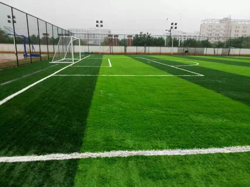 惠州足球场施工 人造草球场铺设,塑胶草足球场翻新