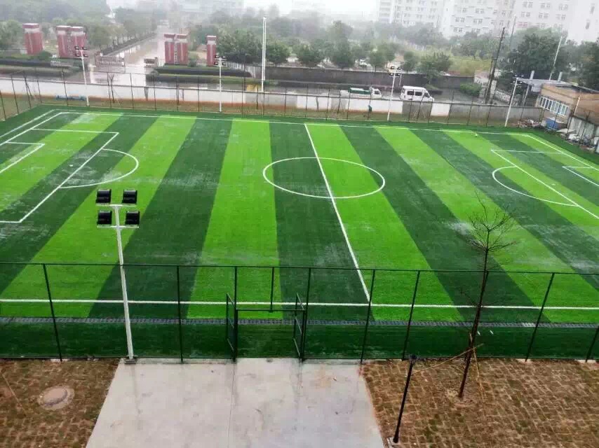 惠州足球场施工 人造草球场铺设,塑胶草足球场翻新