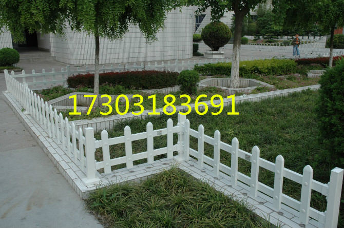 奔诺护栏供应组装式草坪PVC栅栏现货,规格30040公分