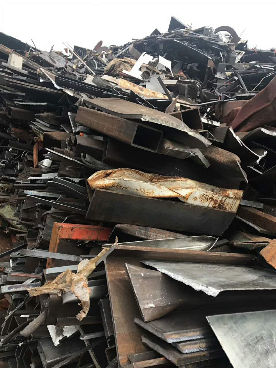 废钢 废铁 废模具 回收 冶炼厂全国各地高价上门收购