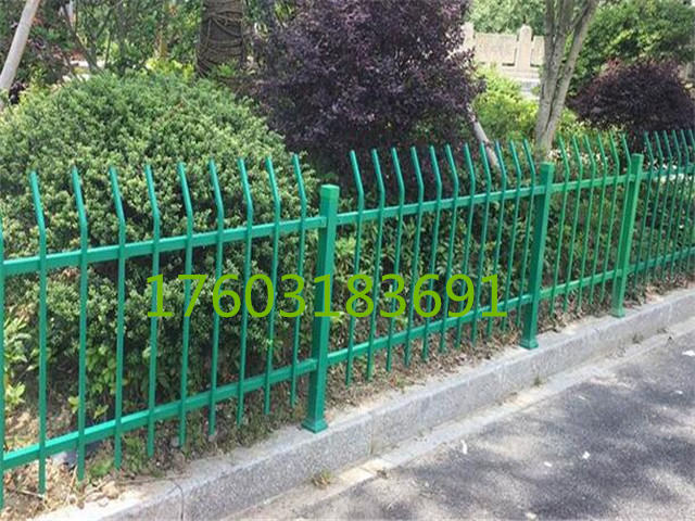 河北护栏厂家销售绿色防腐草坪锌钢护栏