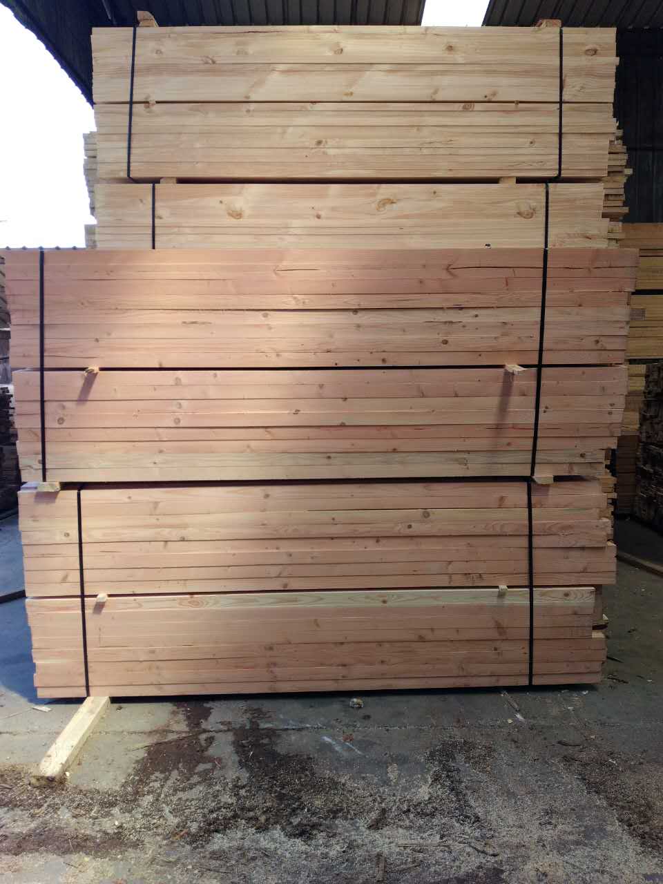 批发进口辐射松建筑木方板材