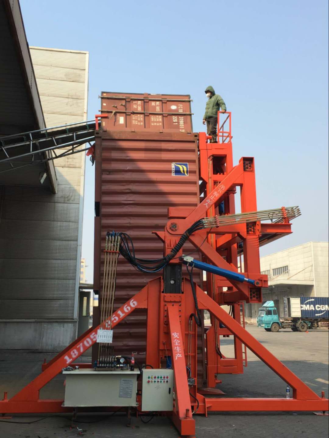 惠州液压式集装箱装箱机中翻重工专业生产