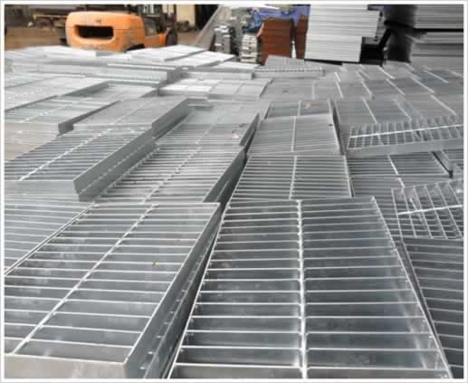 厂家供应优质热镀锌钢格板