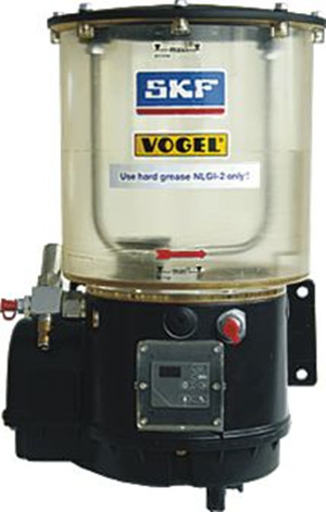 三一LTU90S摊铺机黄油泵电动加油方法