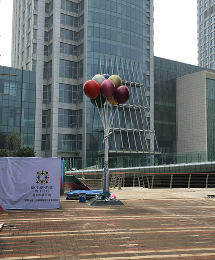 贺州玻璃钢五彩气球雕塑商业街