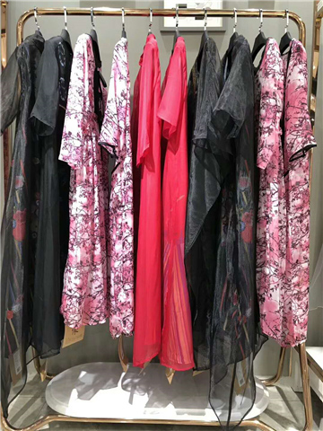 2018年高端品牌【红雨鸶】夏装系列女装