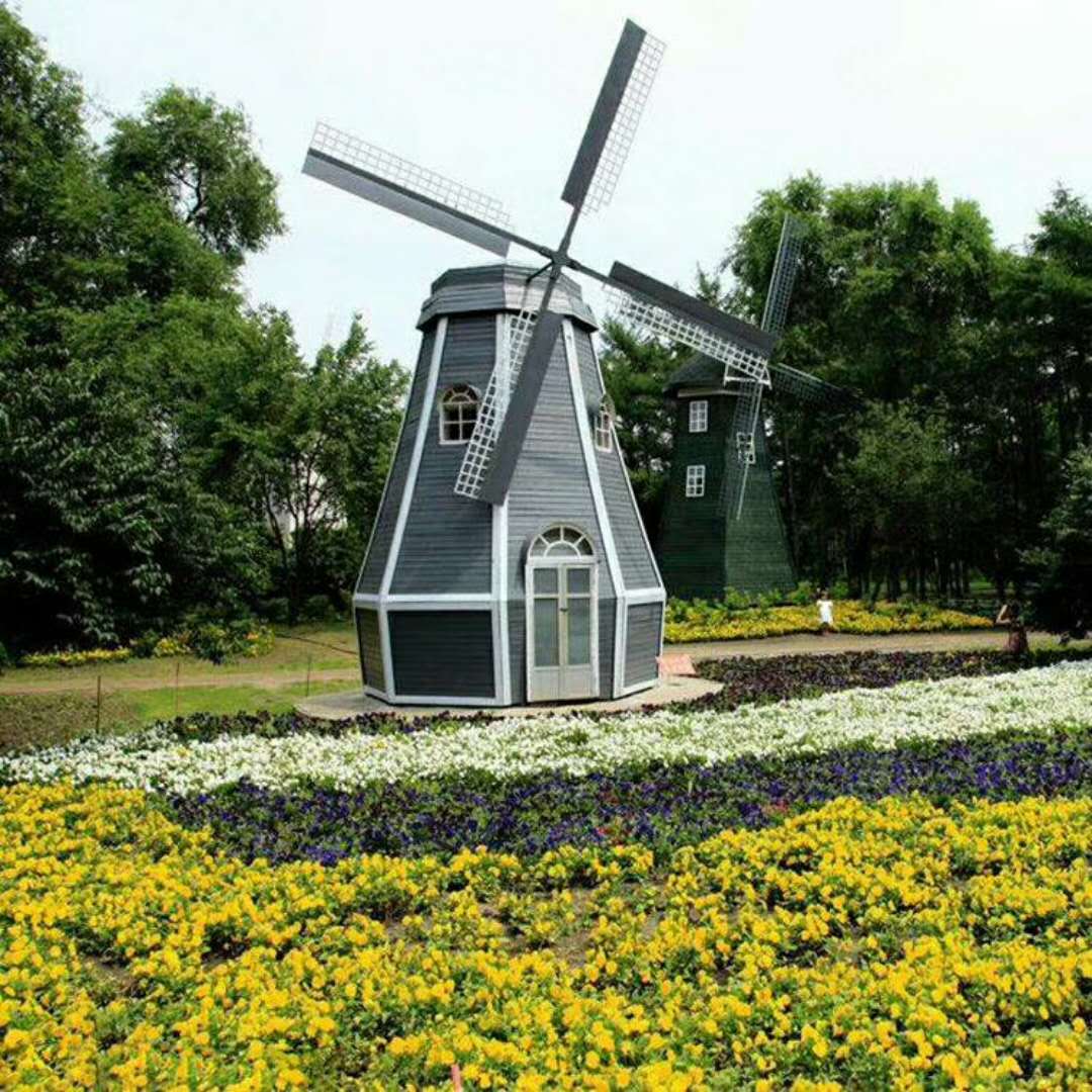 郑州荷兰风车景观水车埃菲尔铁塔圣诞树生产厂家