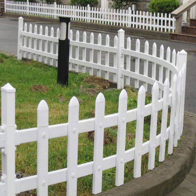 吕梁白色草坪护栏 绿化带PVC护栏供应