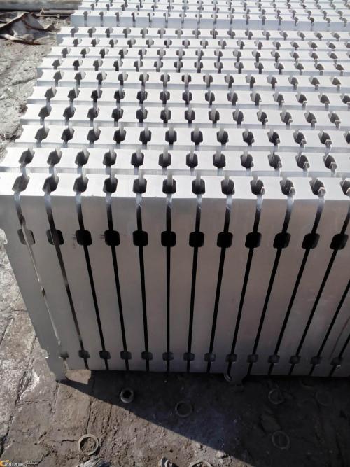 [铸铁散热器价格】家用散热器 四柱柱形暖气片-艾特瑞