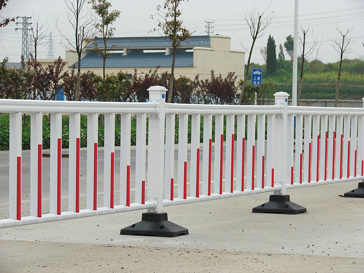 供应市政交通城市护栏 非机动车防护栏 镀锌护栏