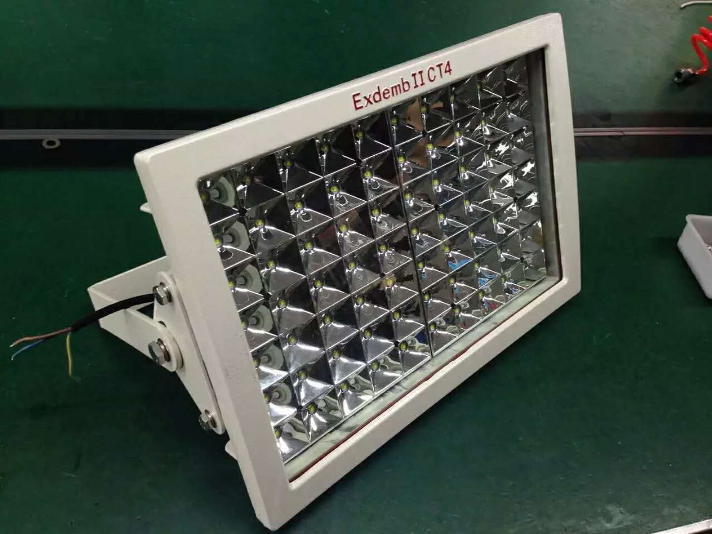 方形LED防爆灯100W投光灯