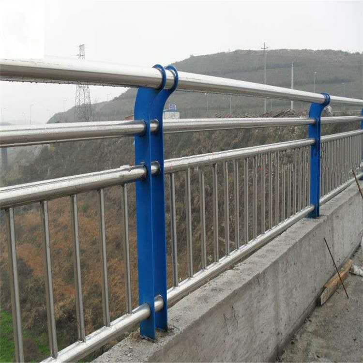 不锈钢护栏厂家生产制作加安装免费上门测量