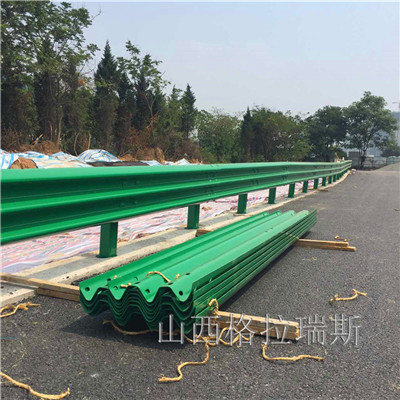 云南玉溪三波护栏喷塑波形钢板护栏国标护栏板厂家