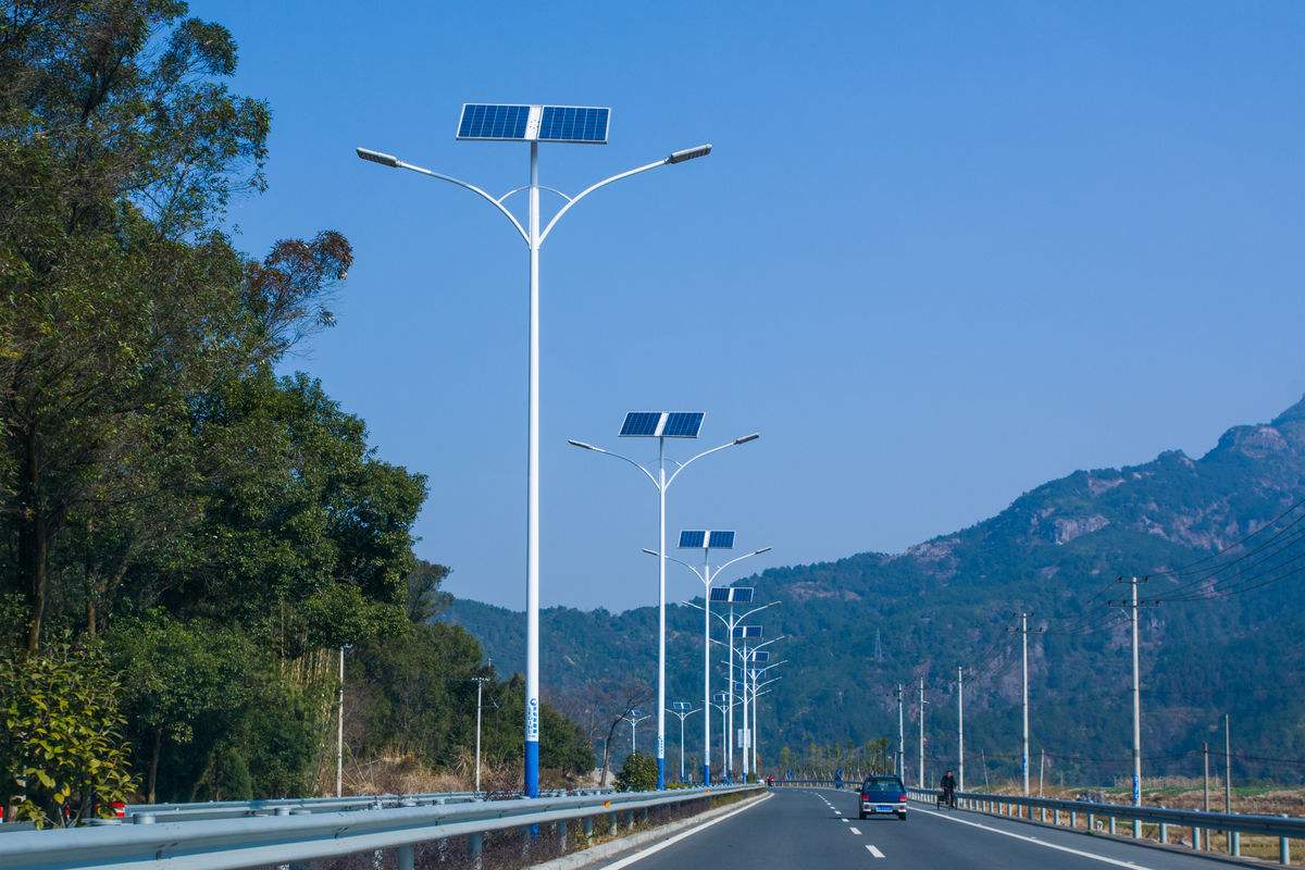 新农村路灯10米双臂太阳能led路灯户外防水超亮持久