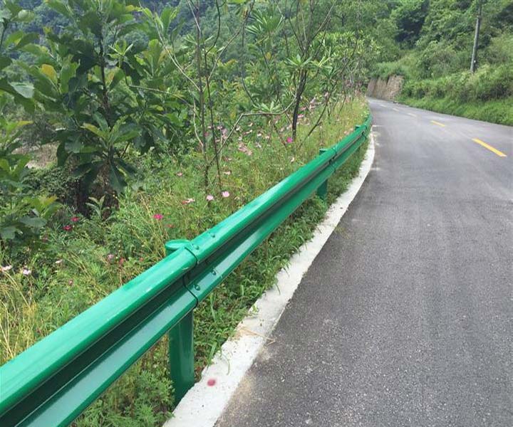 高速公路必须安装波形护栏 广东中护波纹板厂家直批