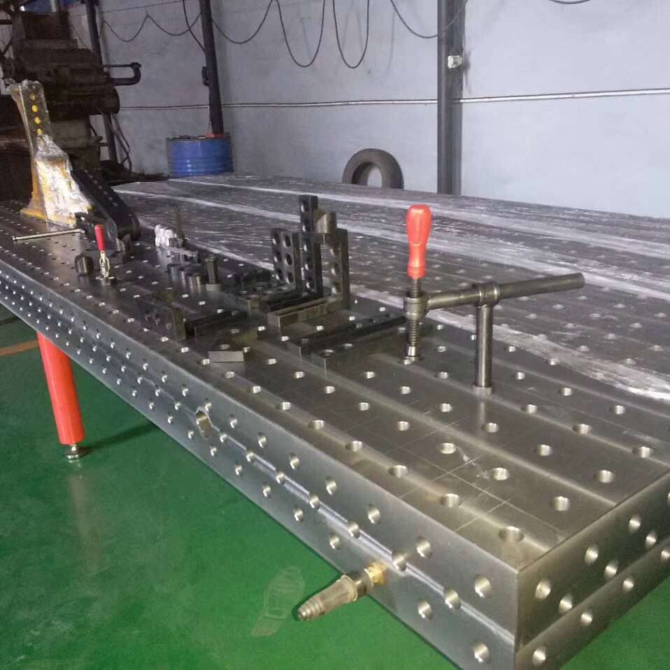 厂家生产机器人焊接平台工装铸铁三维柔性焊接平板多孔二
