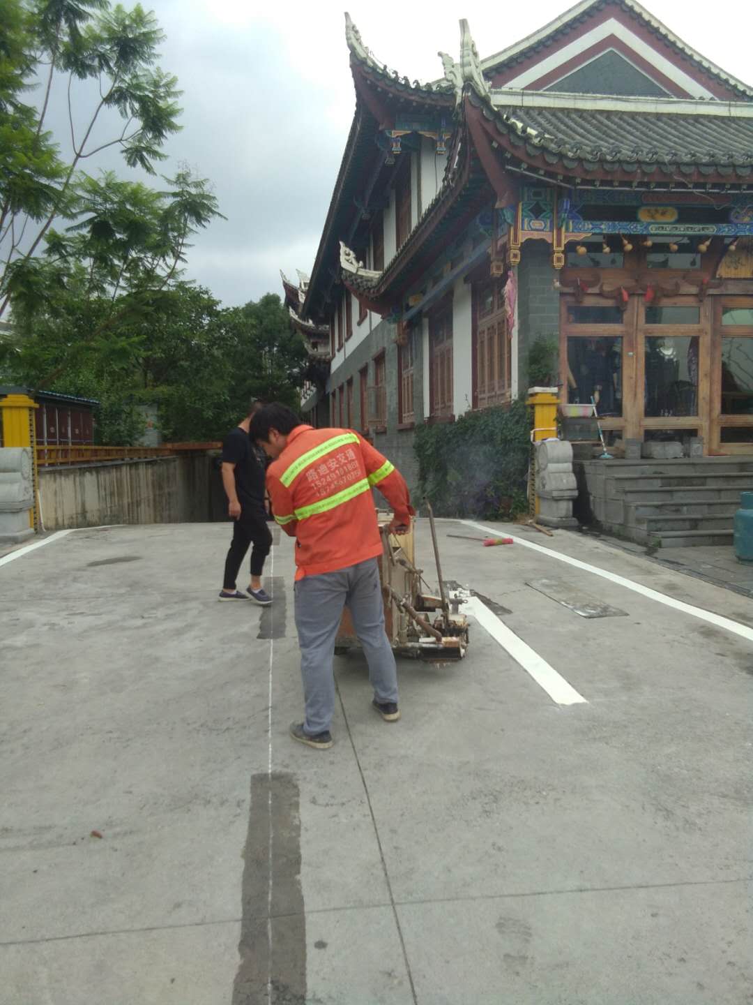 贵州路迪安供应黔南惠水停车位划线机公路热熔标线施工